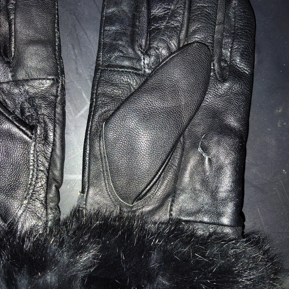 Vintage Black Real Leather Gloves W/Fur Trim - Picture 6 of 8